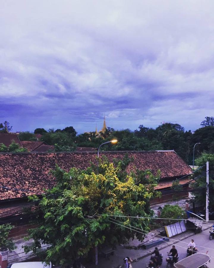 The Share Phnom Penh Hostel Exterior photo